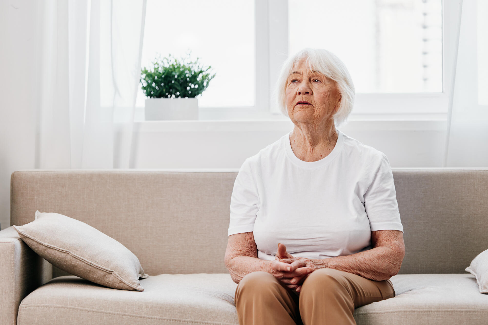 Grounding Techniques That Help Seniors Manage Stress and Stay Present